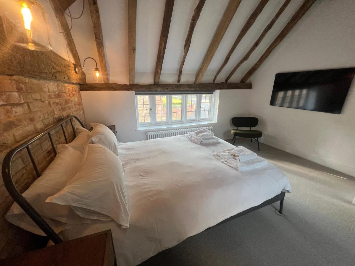Seven Abbey Lane Villa Саутъм Екстериор снимка