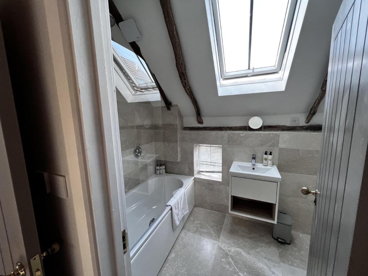 Seven Abbey Lane Villa Саутъм Екстериор снимка