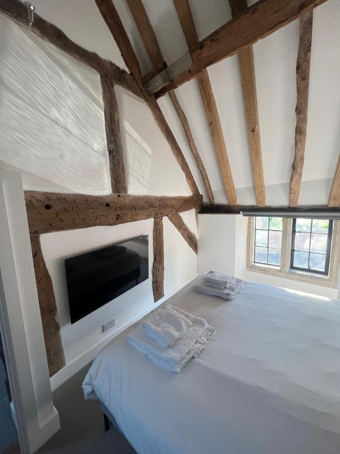 Seven Abbey Lane Villa Саутъм Екстериор снимка