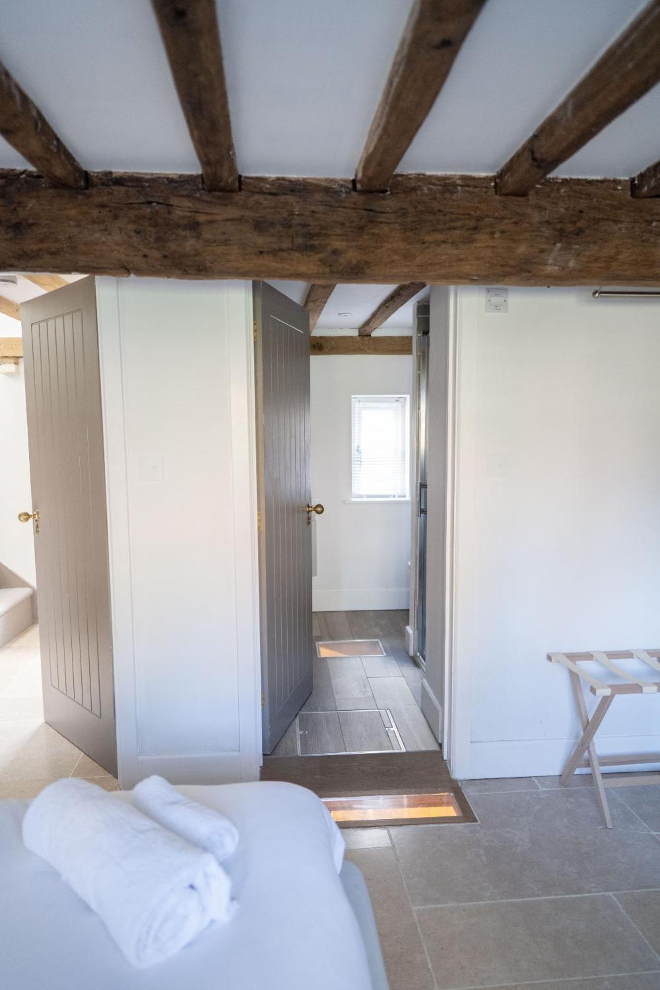 Seven Abbey Lane Villa Саутъм Екстериор снимка