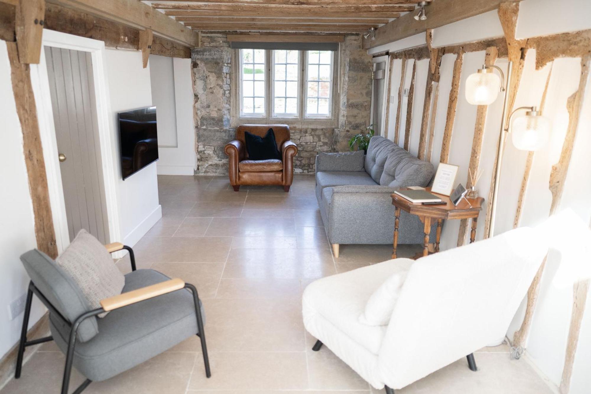Seven Abbey Lane Villa Саутъм Екстериор снимка